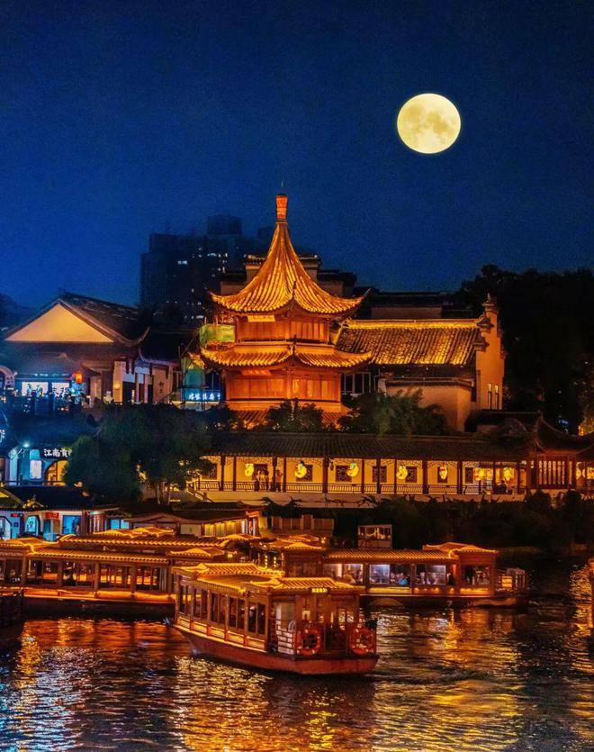 属导游+专车接送+豪华吃住+自由省心新葡京2025南京三日精品深度游！专(图2)