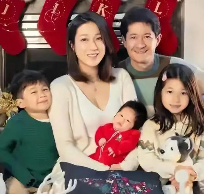 嫁丑男的她花十年时间看穿丈夫真面目澳门新葡京钟嘉欣后悔了!放弃林峯(图10) 嫁丑男的她花十年时间看穿丈夫真面目澳门新葡京钟嘉欣后悔了!放弃林峯(图10)