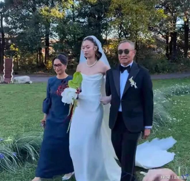 良缘新娘面相独特小腹隆起引猜测澳门新葡京app霍启仁丽江喜结(图4) 良缘新娘面相独特小腹隆起引猜测澳门新葡京app霍启仁丽江喜结(图4)