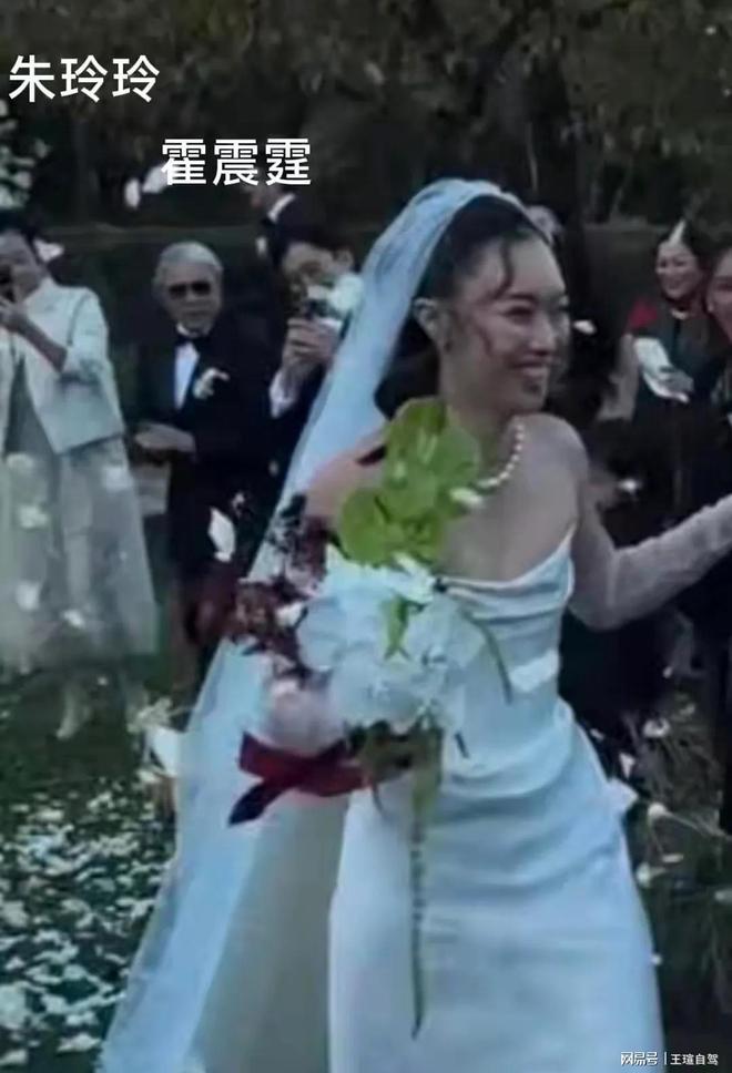 良缘新娘面相独特小腹隆起引猜测澳门新葡京app霍启仁丽江喜结(图10) 良缘新娘面相独特小腹隆起引猜测澳门新葡京app霍启仁丽江喜结(图10)